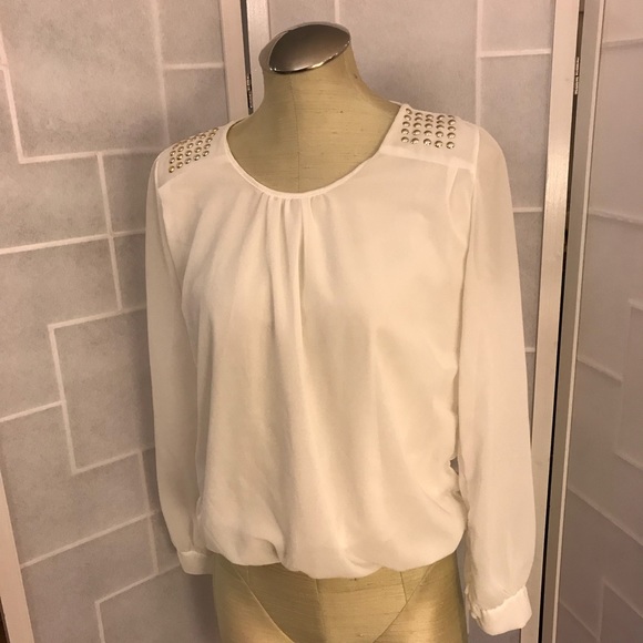 Converse chiffon gold studs on shoulders - Picture 2 of 6